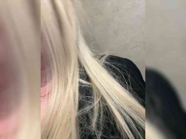 KiraMalina webcam