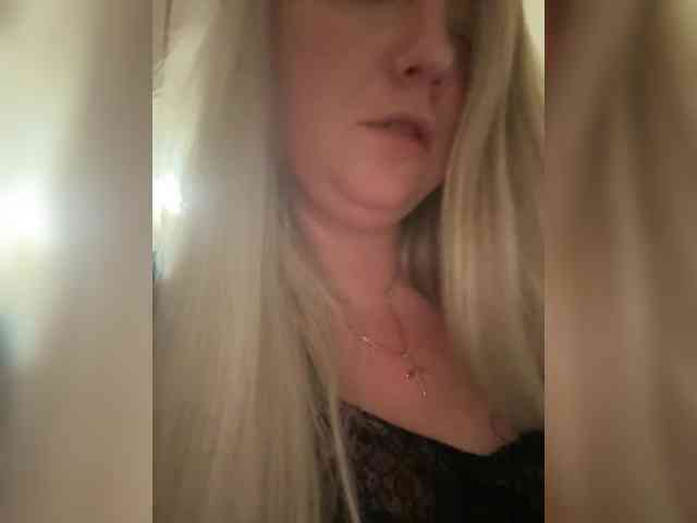 KiraMalina webcam