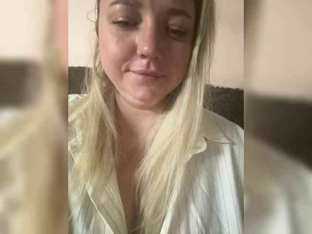 KiraMalina webcam