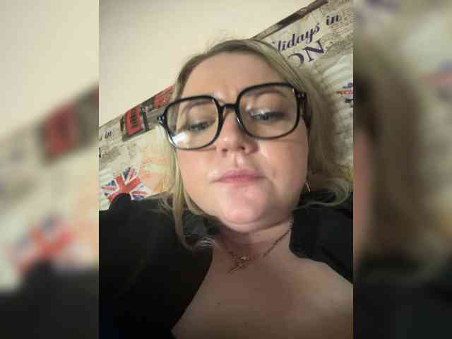 KiraMalina webcam