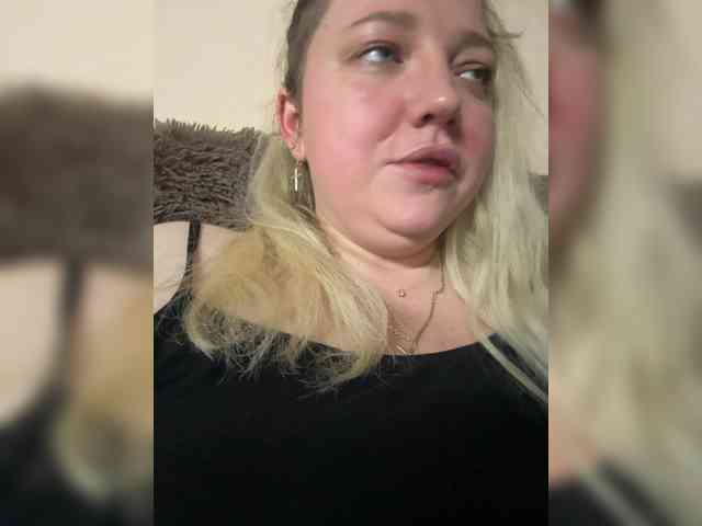 KiraMalina webcam
