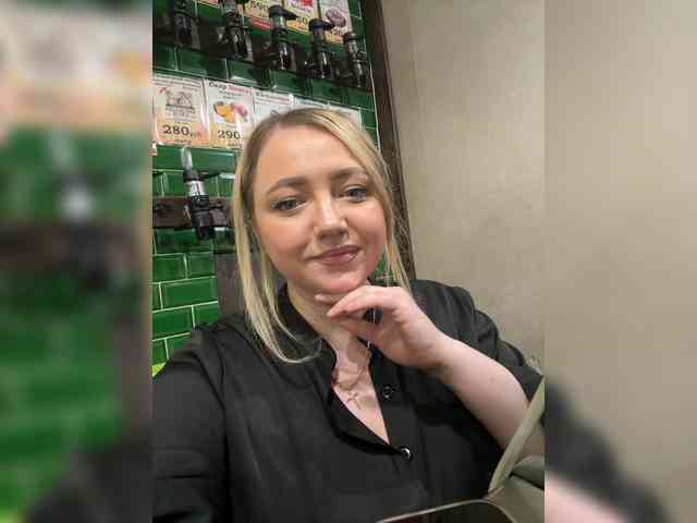 KiraMalina webcam