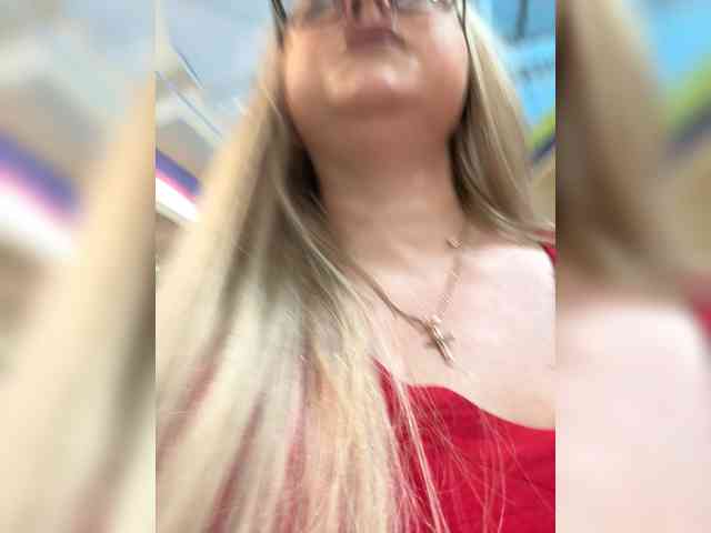 KiraMalina webcam