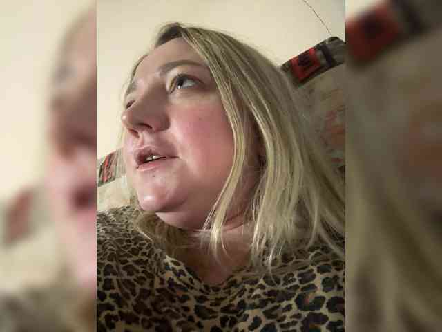 KiraMalina webcam