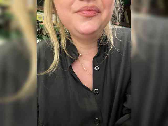 KiraMalina webcam