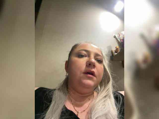 KiraMalina webcam