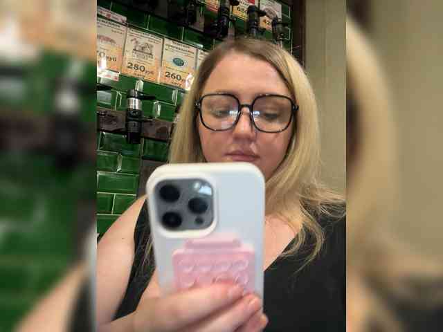 KiraMalina Sex Cam Show