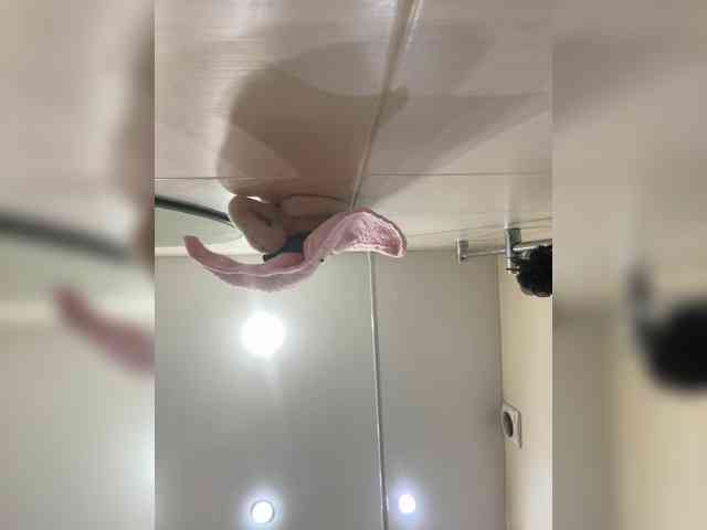 KiraMalina webcam