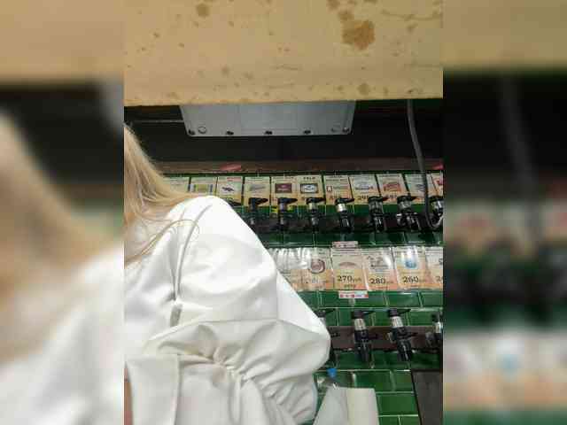 KiraMalina webcam