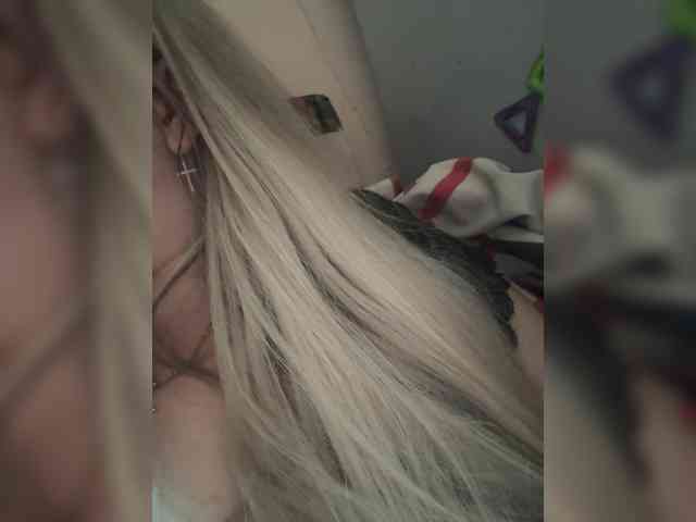 KiraMalina webcam
