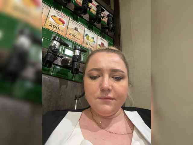 KiraMalina webcam