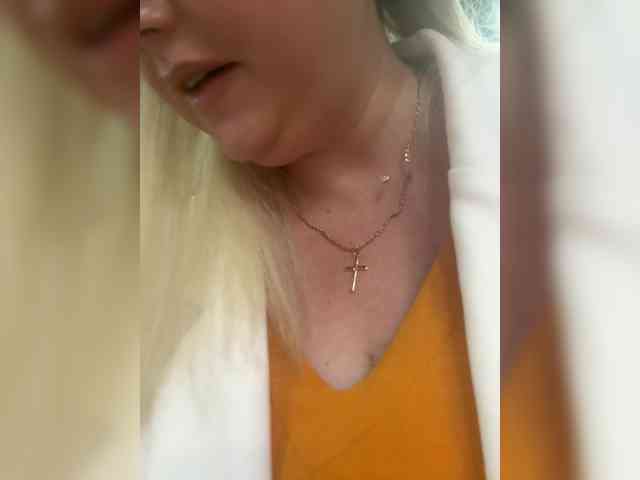 KiraMalina webcam