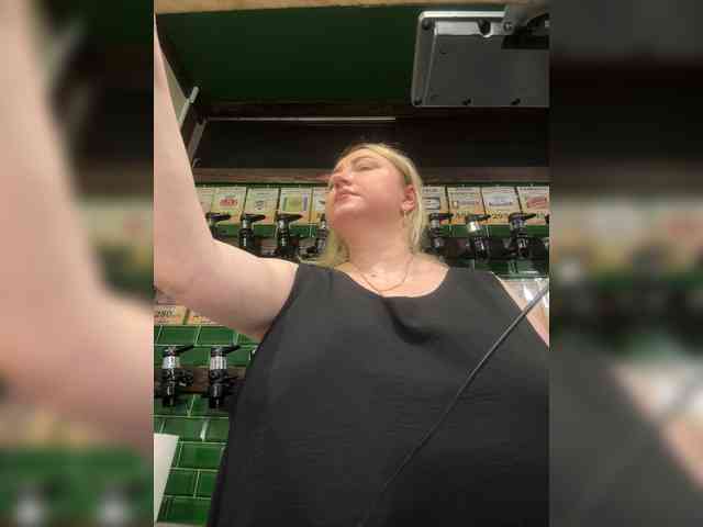 KiraMalina webcam
