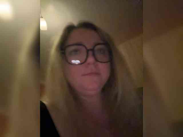 KiraMalina webcam
