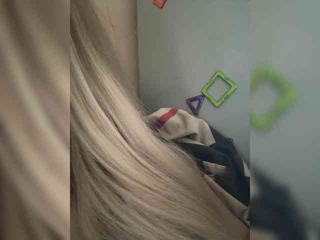 KiraMalina webcam