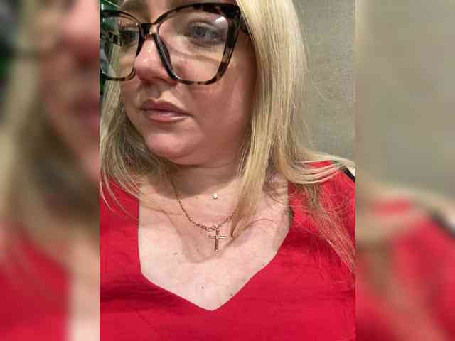 KiraMalina Live Webcam on BongaCams