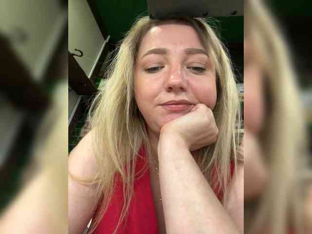 KiraMalina webcam
