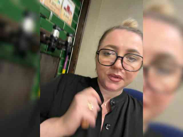 KiraMalina webcam