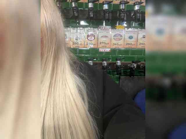 KiraMalina webcam