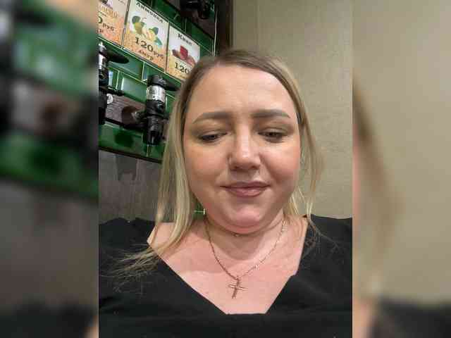 KiraMalina webcam