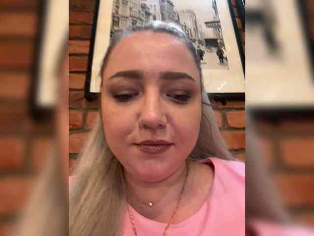 KiraMalina webcam
