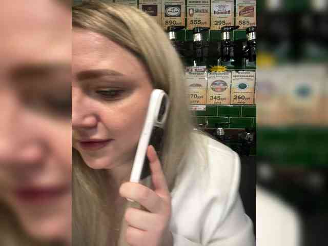 KiraMalina webcam