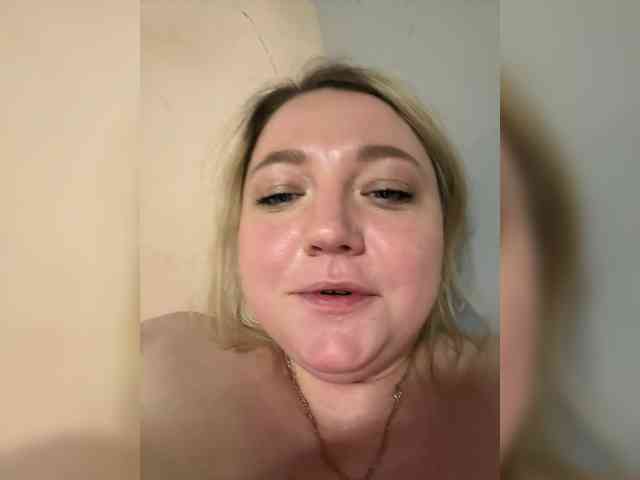 KiraMalina webcam