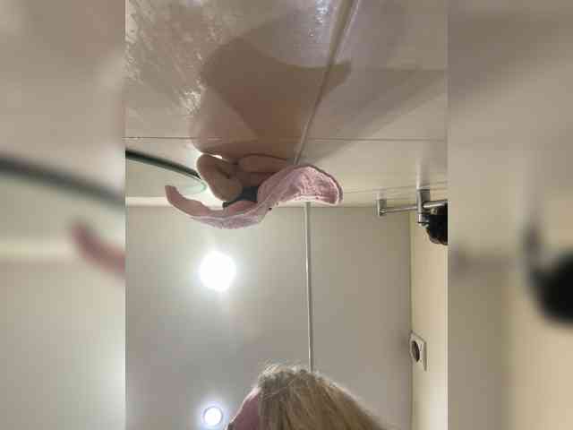 KiraMalina webcam