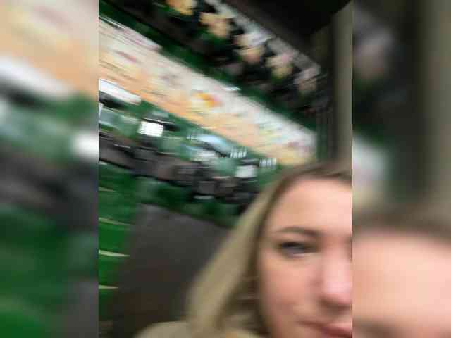 KiraMalina webcam