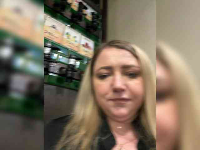 KiraMalina webcam