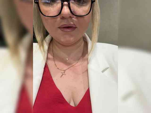KiraMalina webcam