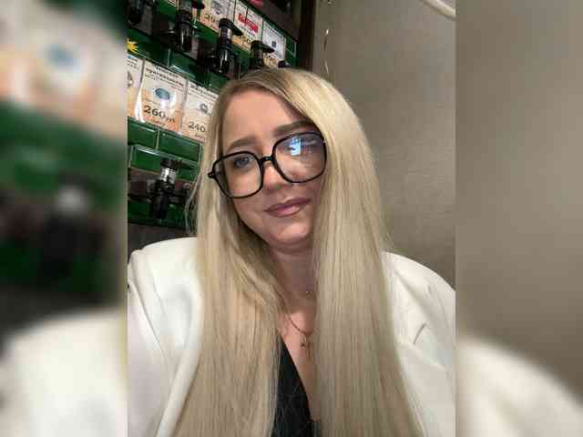 KiraMalina webcam