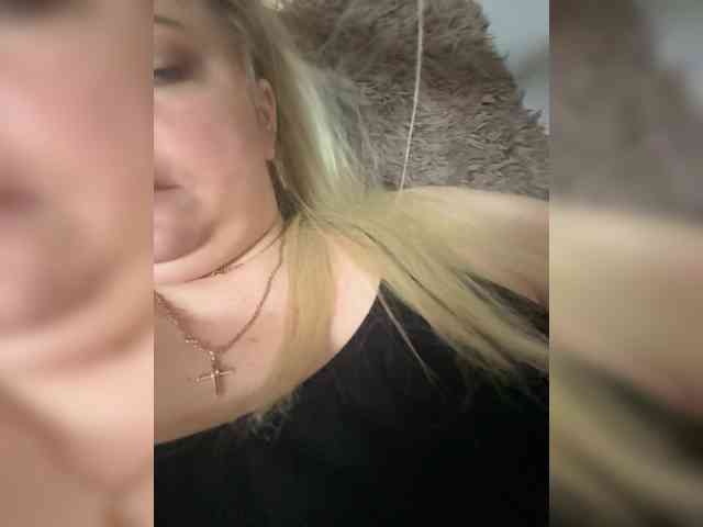 KiraMalina webcam
