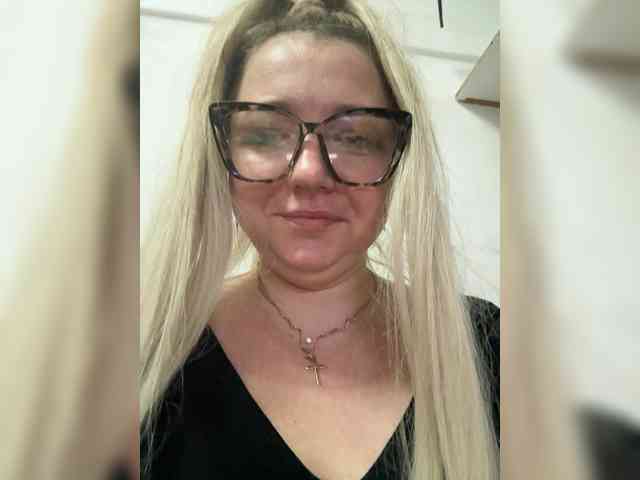 KiraMalina webcam