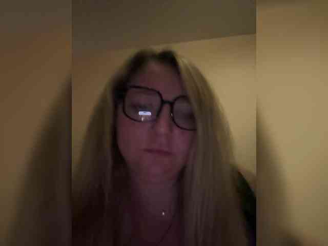 KiraMalina webcam