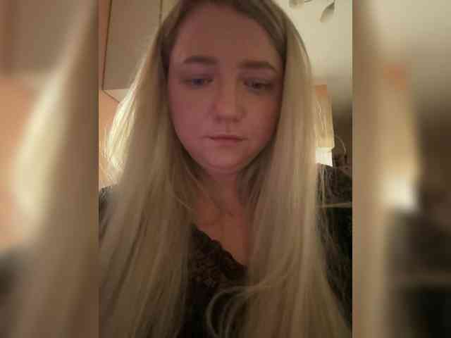 KiraMalina webcam