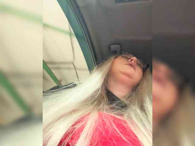 KiraMalina webcam