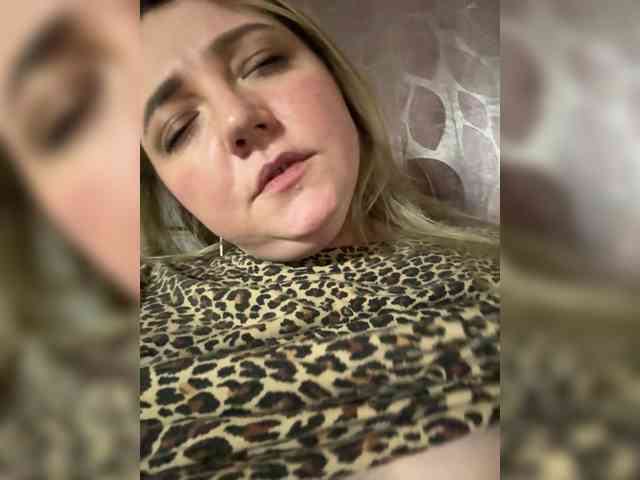 KiraMalina webcam