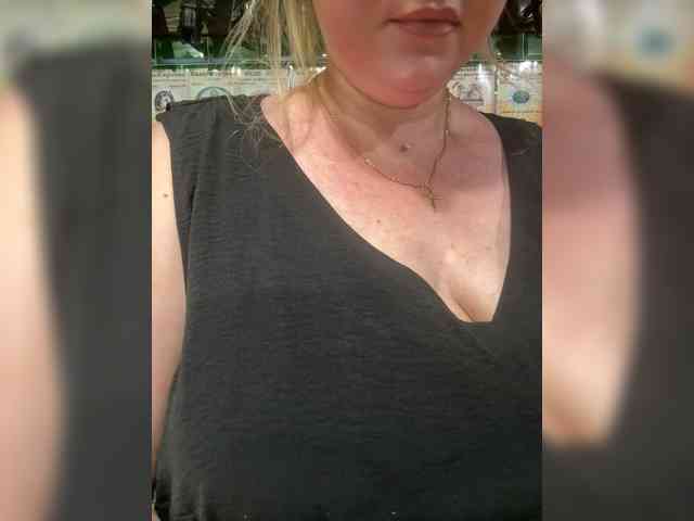 KiraMalina webcam