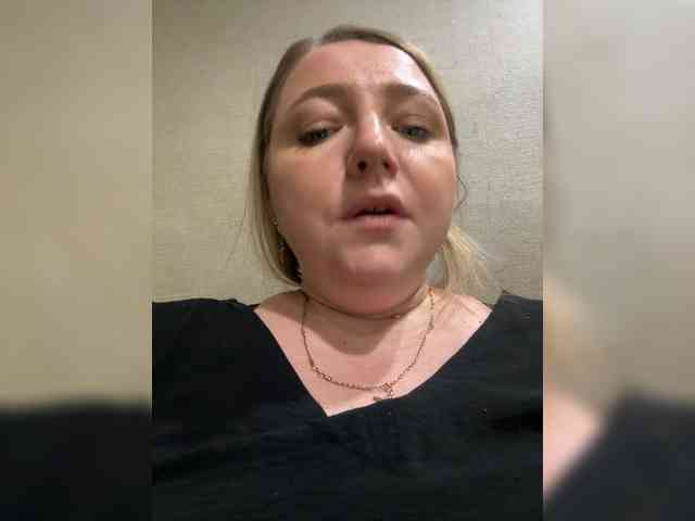 KiraMalina webcam