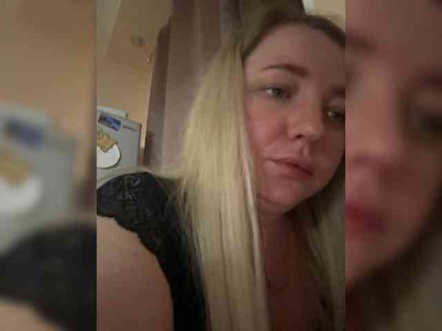 KiraMalina webcam