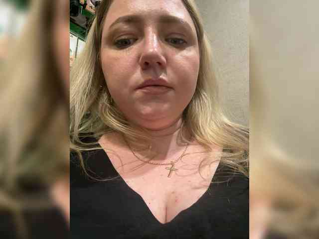 KiraMalina webcam