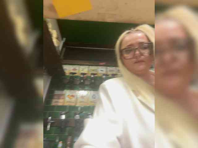 KiraMalina webcam