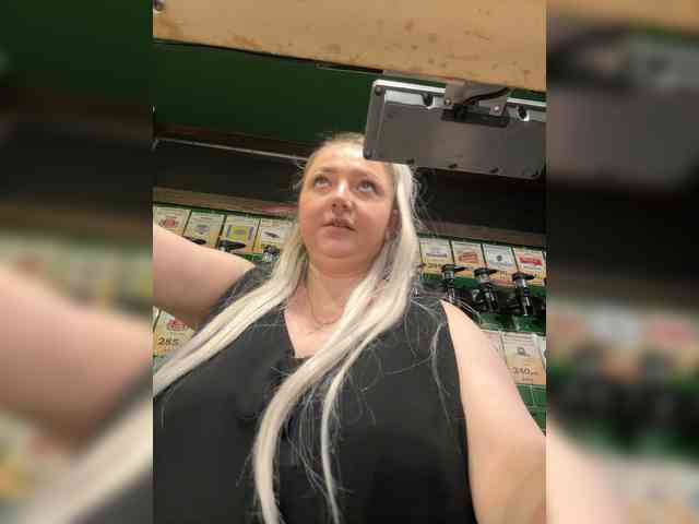 KiraMalina webcam