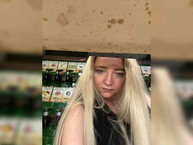 KiraMalina webcam