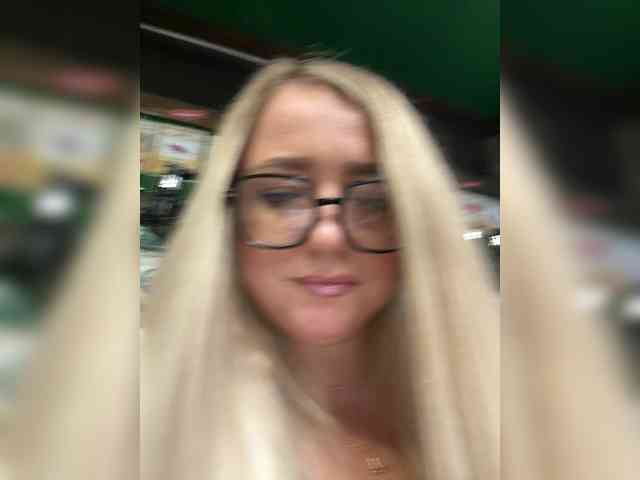 KiraMalina webcam