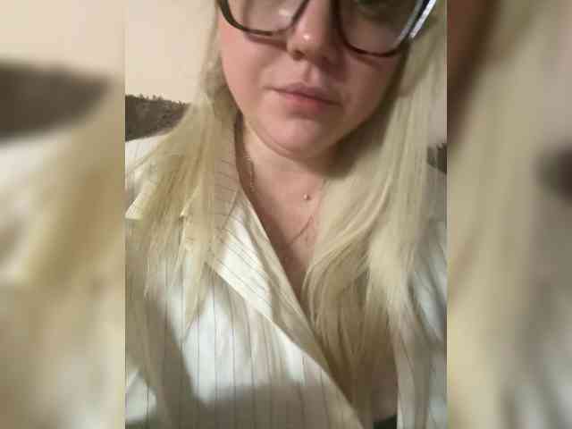 KiraMalina webcam