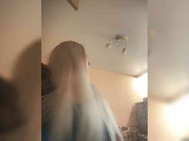 KiraMalina webcam