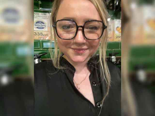 KiraMalina webcam