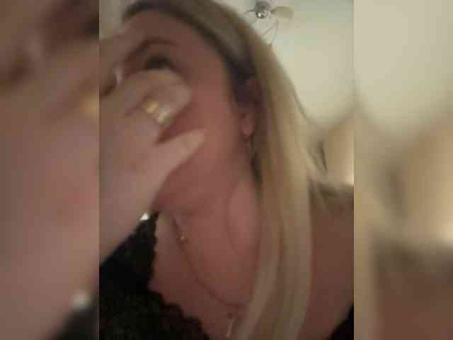 KiraMalina webcam